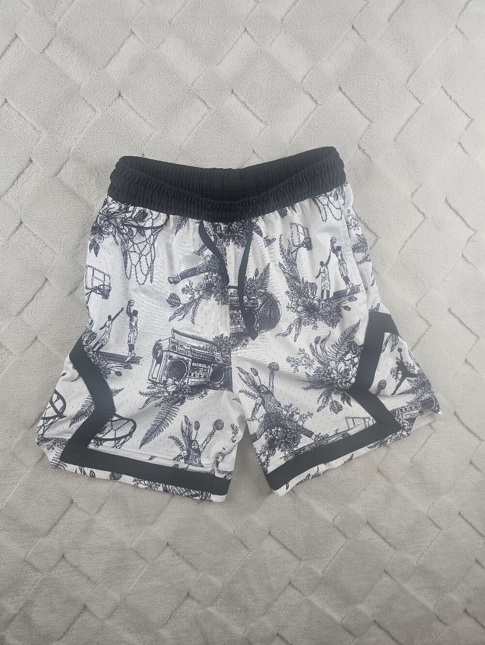 Jordan Nike Shorts Mens Small All Over Print Black White Basketball Floral